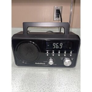 Radio Shack AM/FM Radio Clock Radio Tested Works Cord Black Antenna